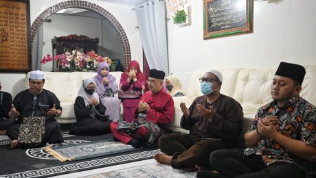 Menziarahi Keluarga Allahyarham