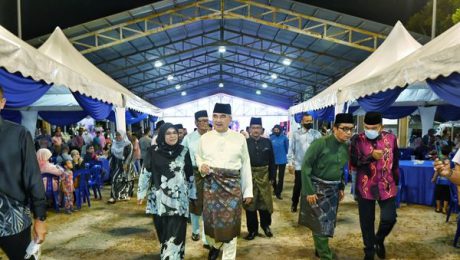 TYT Melaka meninggalkan Majlis Rumah Terbuka DUN Pantai Kundor