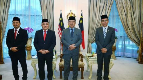 Gambar kenangan bersama Pengurusan Tertinggi Tenaga Nasional Berhad