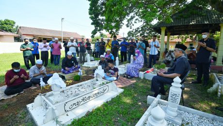 Majlis pekebumian dihadiri orang ramai