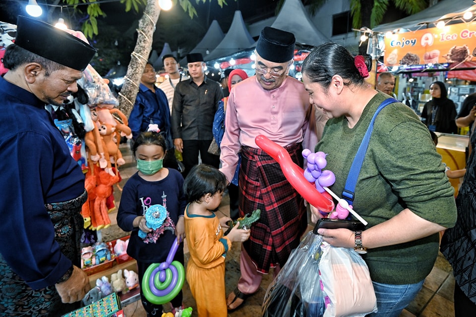 Berkunjung ke Bazar Aidilfitri di Jalan Hang Tuah Melaka 7