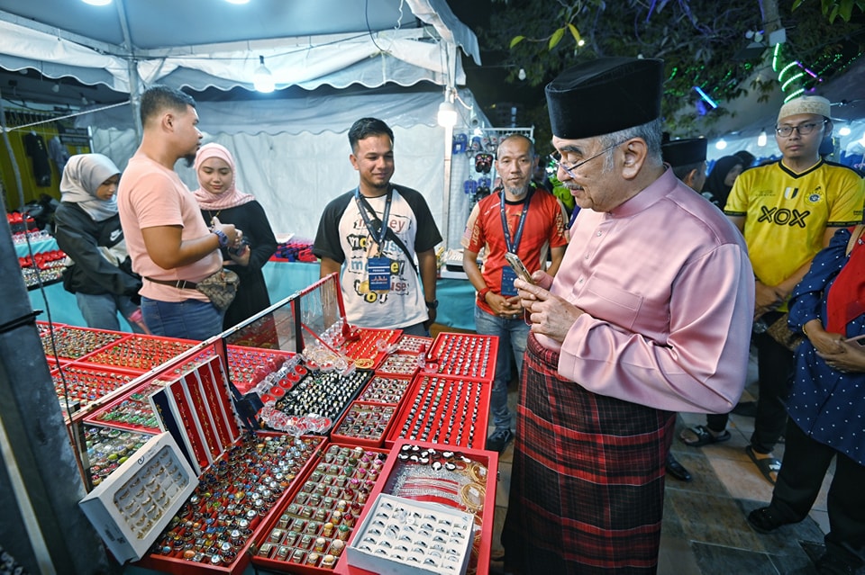 Berkunjung ke Bazar Aidilfitri di Jalan Hang Tuah Melaka 11