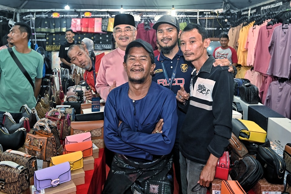 Berkunjung ke Bazar Aidilfitri di Jalan Hang Tuah Melaka 14