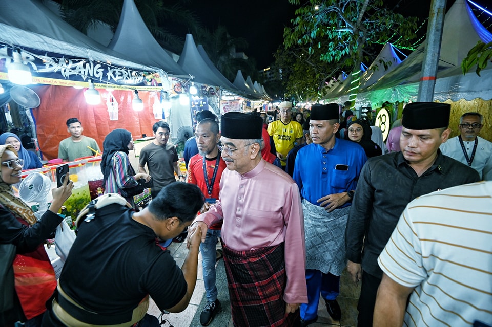 Berkunjung ke Bazar Aidilfitri di Jalan Hang Tuah Melaka 4