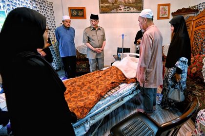 Penghormatan terakhir kepada Allahyarham Datuk Wira Khamis bin Abu Samah