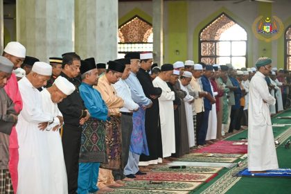 Solat Jumaat di Masjid Al-Azim, Masjid Negeri Melaka. 3