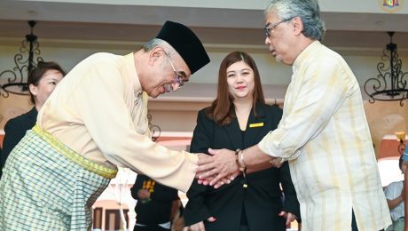 Santapan tengahari bersama Kebawah Duli Paduka Baginda Sultan Pahang