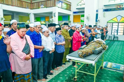 Penghormatan terakhir kepada Allahyarham Datuk Haji Halil bin Abdullah