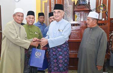 Solat Jumaat di Masjid Nurul Hidayah @ Masjid Airport, Batu Berendam