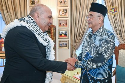 DUTA BESAR PALESTIN KUNJUNG HORMAT TYT TUN SERI SETIA