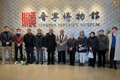 Lawatan ke Jinning District Museum di Kunming, China