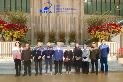 Lawatan ke Pusat Sains Pertanian Yunnan dan Kunming International Flower Auction Trading Center