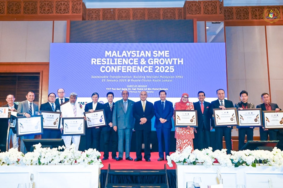 Conference Luncheon (Malaysian SME Resilience and Growth Conference with Theme '' Sustainable Transformation : Building Resilient Malaysian SMEs'') 2