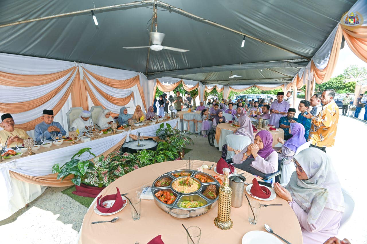 Menghadiri Majlis Perkahwinan di sekitar Melaka 4