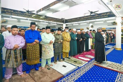 Solat Jumaat di Masjid Al-Hilal, Pantai Rombang, Tanjung Kling