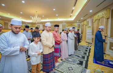 Solat Isyak dan Terawih di Surau Istana Melaka, Bukit Beruang