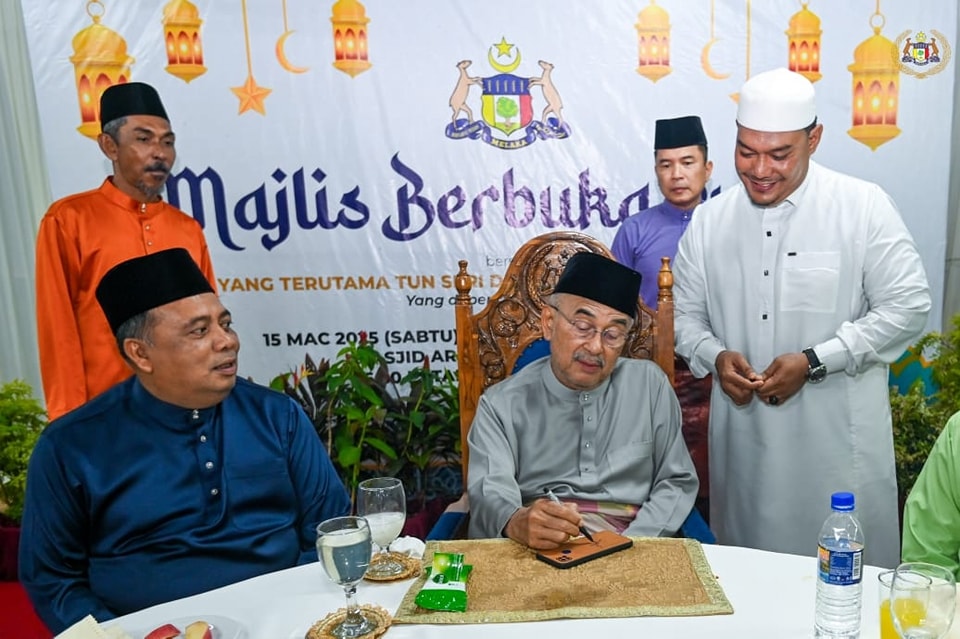 Majlis Berbuka Puasa dan Tarawih bersama Masyarakat DUN Ayer Limau 2