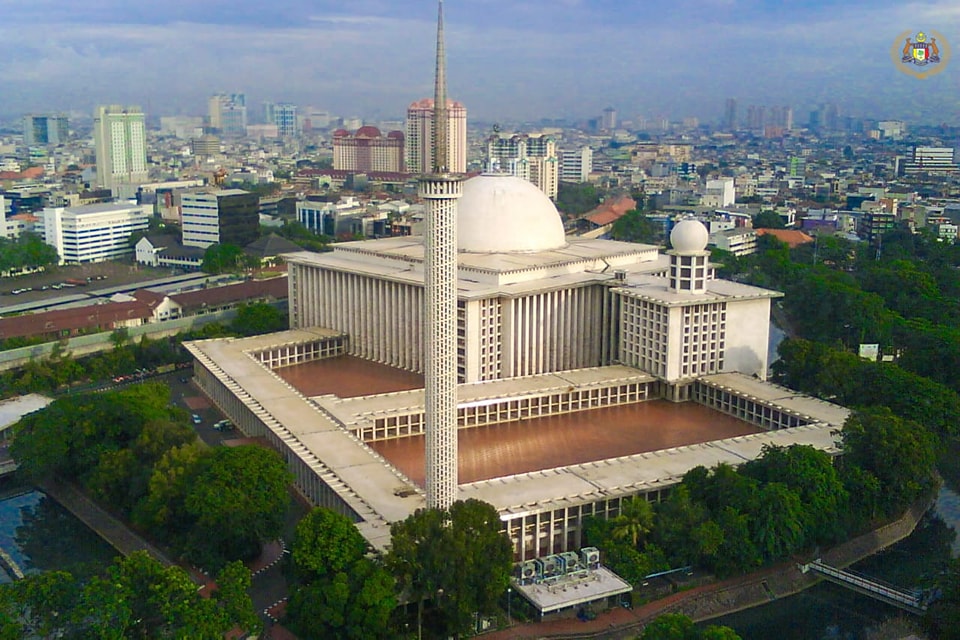 Solat Jumaat di Masjid Istiqlal, Jakarta, Indonesia 3