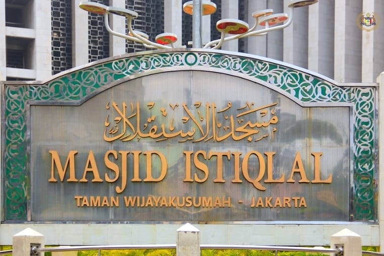 Solat Jumaat di Masjid Istiqlal, Jakarta, Indonesia 4
