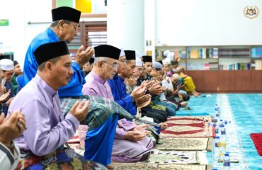 Solat Isyak dan Terawih di Masjid 'Ibadur Rahman Tangga Batu Kechil, Melaka