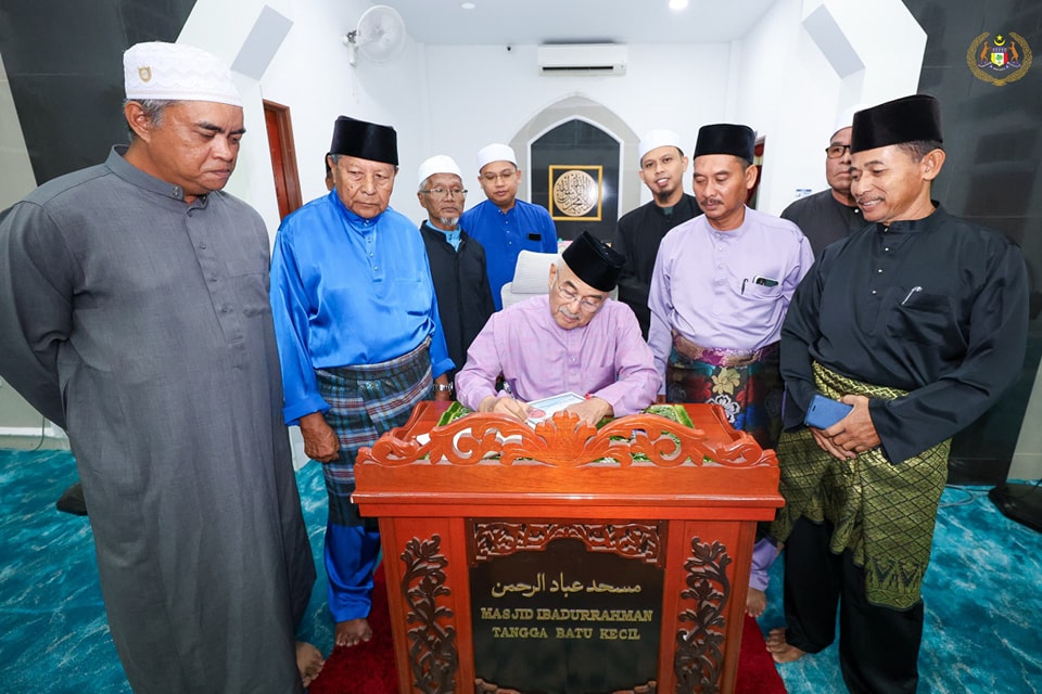 Solat Isyak dan Terawih di Masjid 'Ibadur Rahman Tangga Batu Kechil, Melaka 2
