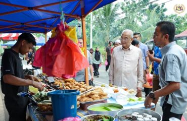 Meluangkan masa berkunjung ke Bazar Ramadan Peringgit
