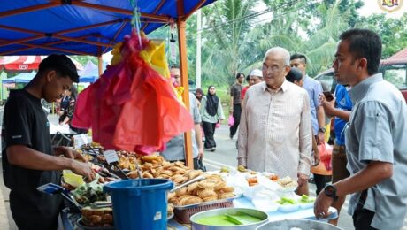 Meluangkan masa berkunjung ke Bazar Ramadan Peringgit