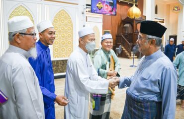 Solat Isyak dan Terawih di Masjid Tun Syed Ahmad Shahabuddin Al-Haj, Bukit Beruang