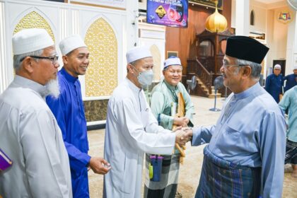 3-3 Solat Isyak dan Terawih di Masjid Tun Syed Ahmad Shahabuddin Al-Haj, Bukit Beruang