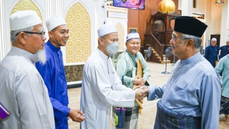 Solat Isyak dan Terawih di Masjid Tun Syed Ahmad Shahabuddin Al-Haj, Bukit Beruang