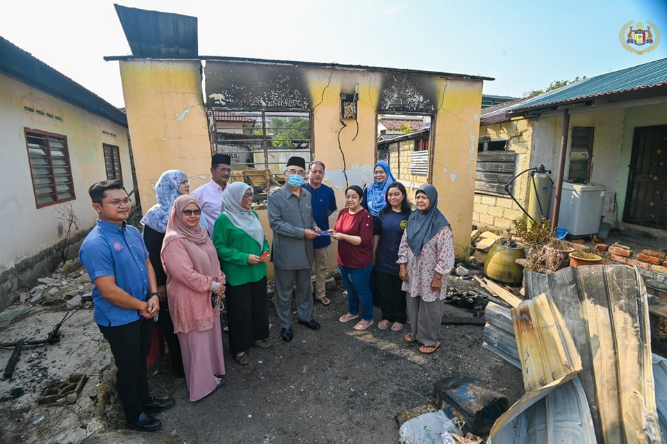 Menyantuni Cik Juhaida Jamari, Jurugambar Pusat Sumber, Jabatan Ketua Menteri Melaka 3