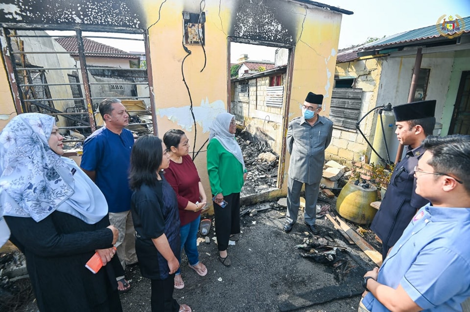 Menyantuni Cik Juhaida Jamari, Jurugambar Pusat Sumber, Jabatan Ketua Menteri Melaka 1