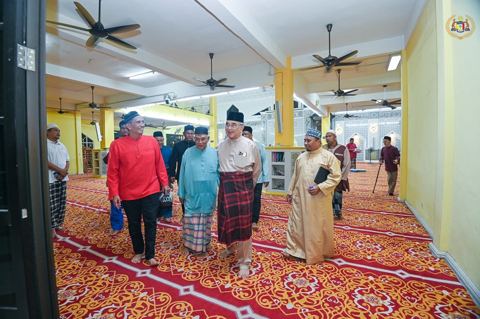Solat Isyak dan Terawih di Masjid Raudhatul Jannah, Bukit Katil, Melaka 2