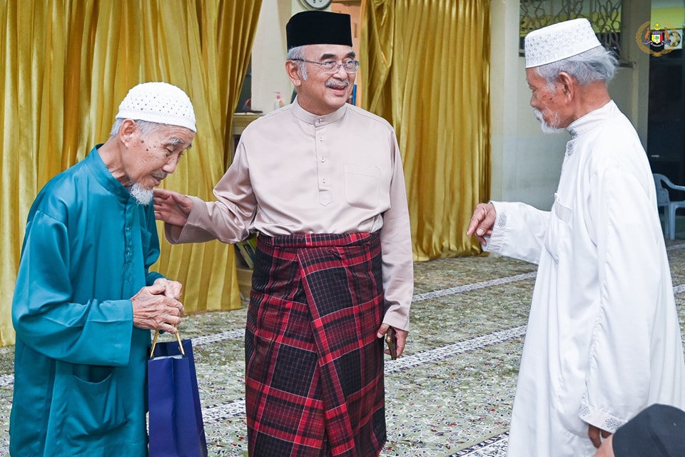 Solat Isyak dan Terawih di Masjid Raudhatul Jannah, Bukit Katil, Melaka 5