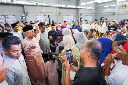 tyt 10-4-2 Majlis Rumah Terbuka Hari Raya Aidilfitri YB Tuan Adly Zahari 2