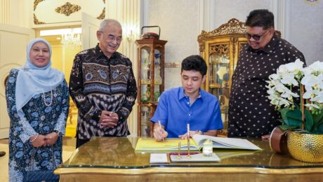 Majlis Santapan Petang bersama Kebawah Duli Paduka Mulia Tengku Hassanal Ibrahim Alam Shah Ibni Al-Sultan Abdullah Ri'ayatuddin Al-Mustafa Billah Shah 2
