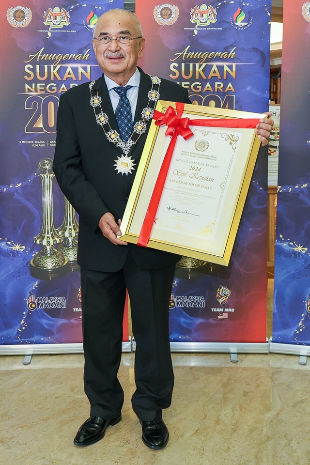 Anugerah Tokoh Sukan 2024 sempena Majlis Anugerah Sukan Negara 2024 1