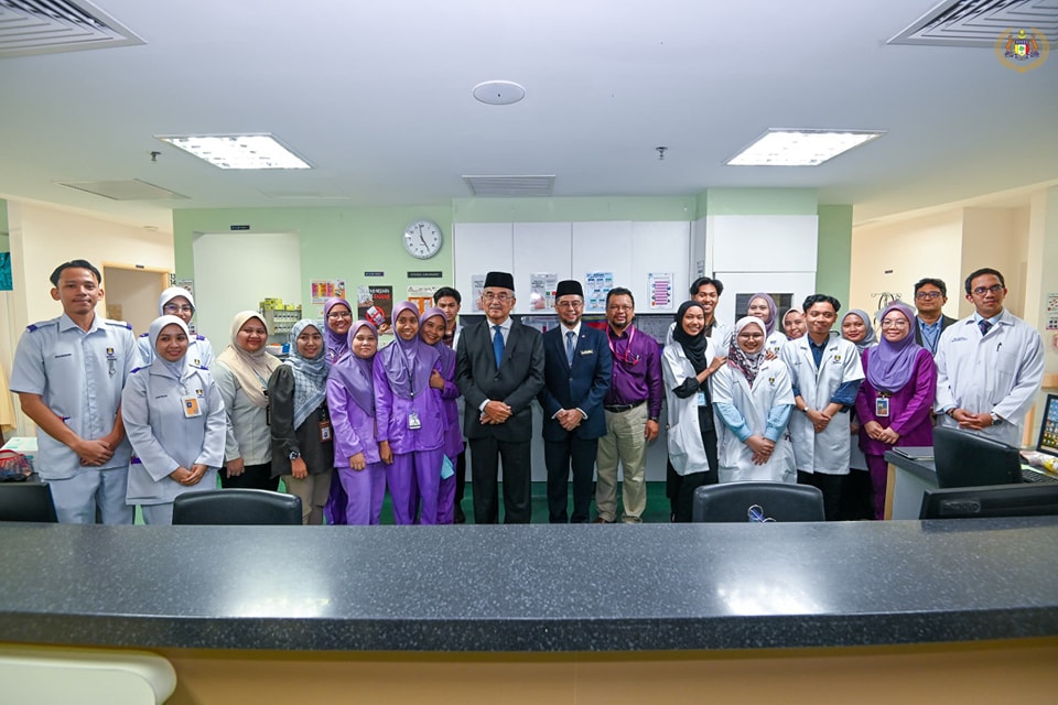 Menziarahi YBhg. Datuk Wira Abdul Majid bin Mohd Ali 3