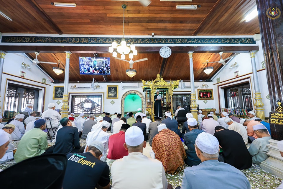 Solat Jumaat di Masjid Tengkera 2