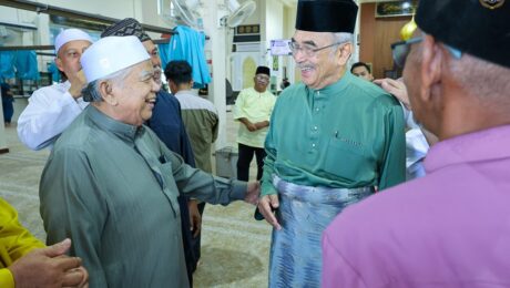 Solat Jumaat di Masjid Tun Syed Ahmad Al Haj, Kampung Bukit Beruang 1