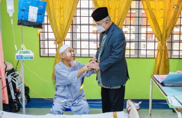 Menziarahi YBhg. Datuk Wira Haji Rashid Redza Bin Md Salleh 1