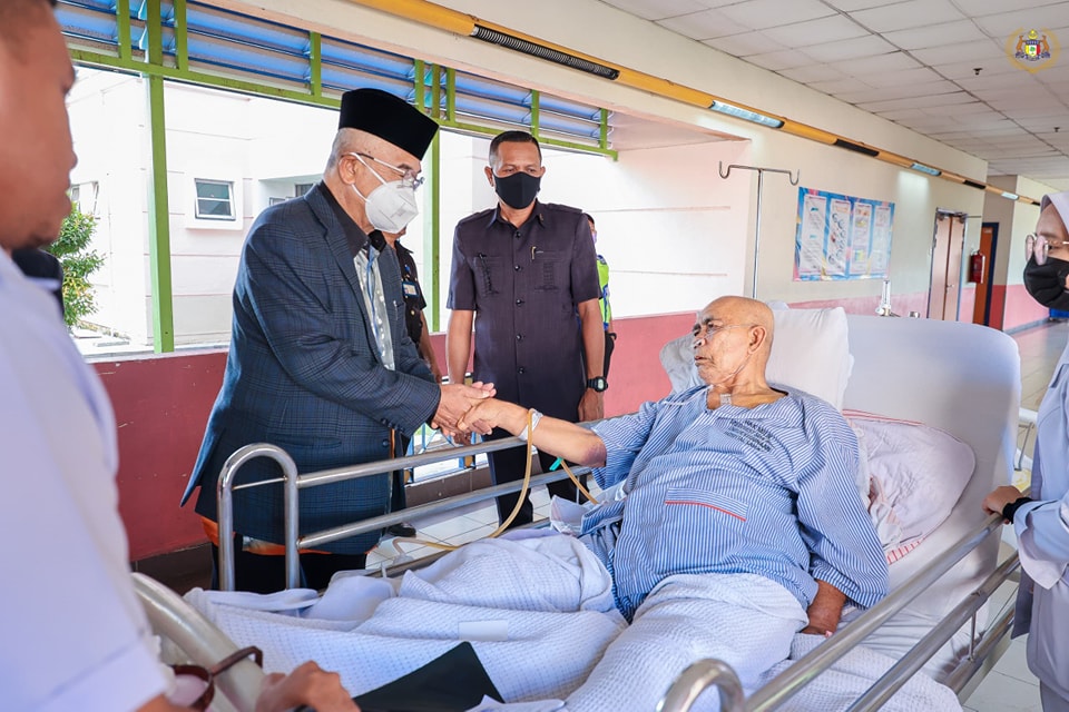 Menziarahi YBhg. Datuk Wira Haji Rashid Redza Bin Md Salleh 2
