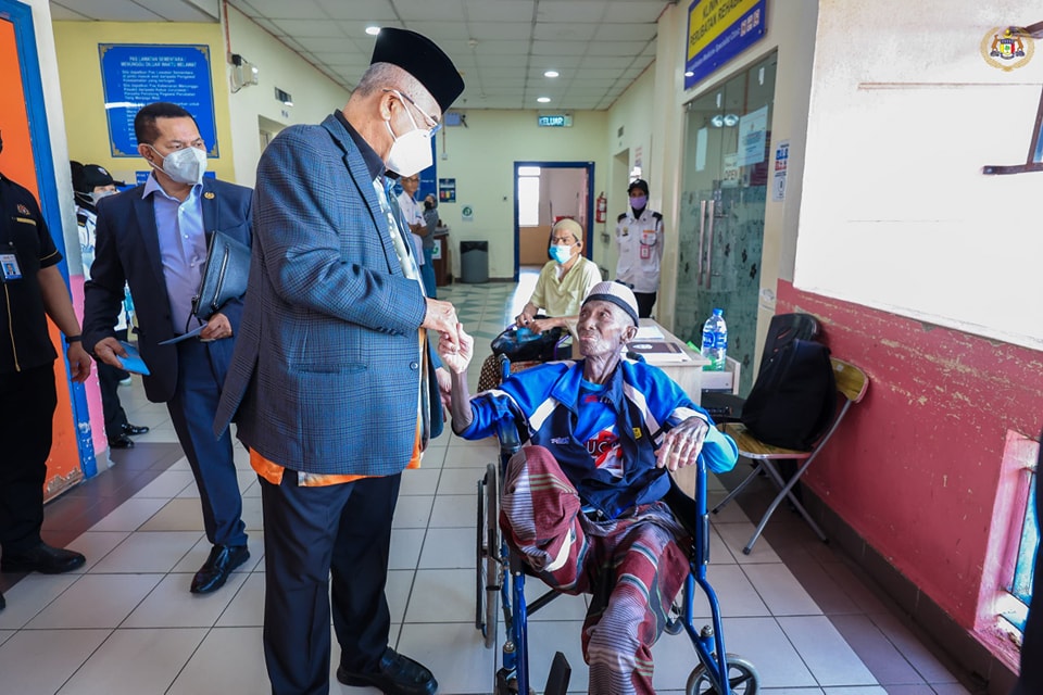 Menziarahi YBhg. Datuk Wira Haji Rashid Redza Bin Md Salleh 3