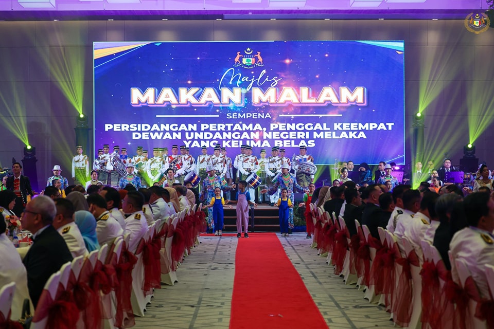 Majlis Makan Malam Negeri sempena Perasmian Pembukaan Persidangan Pertama 4