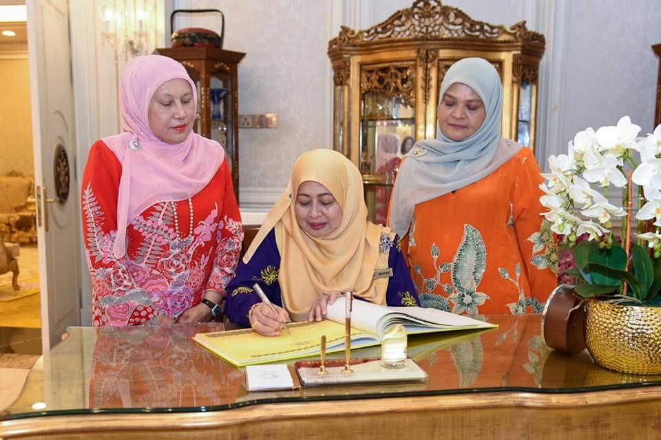 Kunjungan Hormat daripada YBhg. Puan Seri Maheran Binti Jamil 4