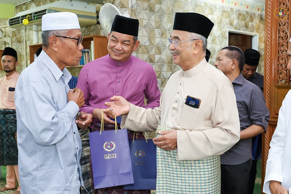 Solat Jumaat di Masjid Al-Wathani, Kampung Bukit Pegoh 1