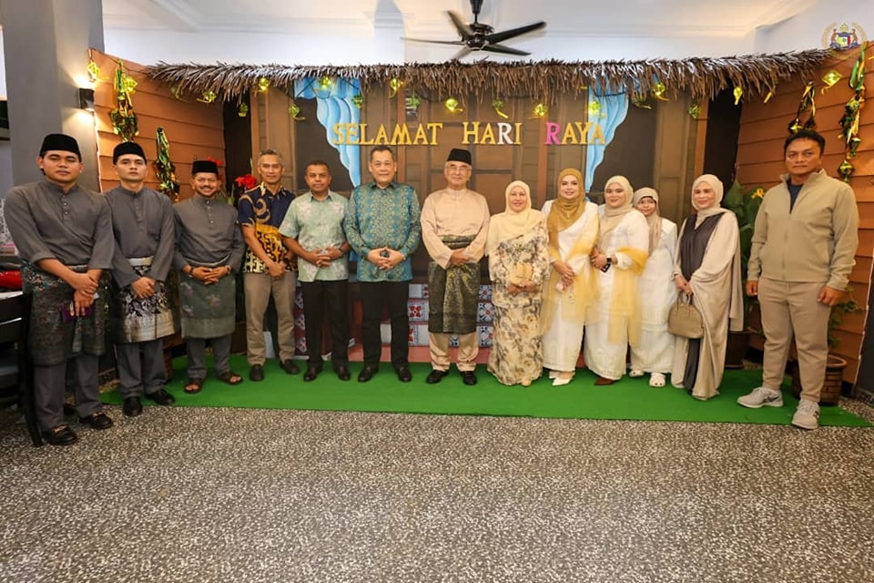 Majlis Rumah Terbuka Hari Raya Aidilfitri YBhg. Datuk Wira Nur Azmi bin Ahmad 2