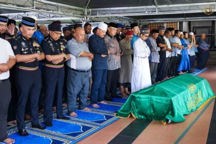 tyt 6-5-4 1 menunaikan Solat Jenazah bagi penghormatan terakhir kepada Allahyarhamah Kaasom@Kulisam binti K Gudiman Sahib 3