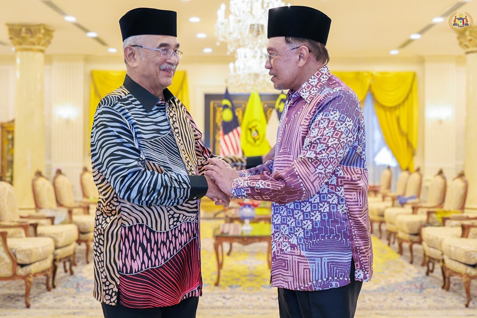 unjungan hormat daripada YAB Datuk Seri Anwar bin lbrahim 6
