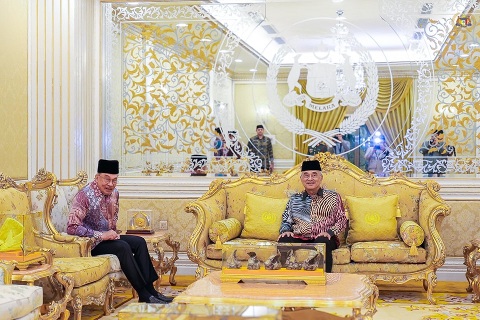 unjungan hormat daripada YAB Datuk Seri Anwar bin lbrahim 3